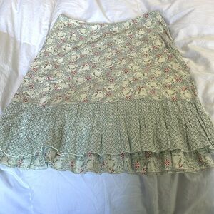 American Eagle Outfitters Floral Cotton skirt with Ruffle bottom, size 0